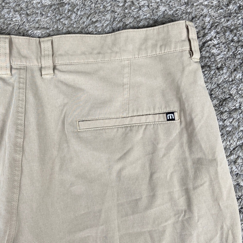 Travis Mathew Wanderlust Short 8In Mens 36 Beige Performance Golf Short A46469
